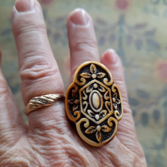 Embossed Statement Ring! - Picture 1 of 4
